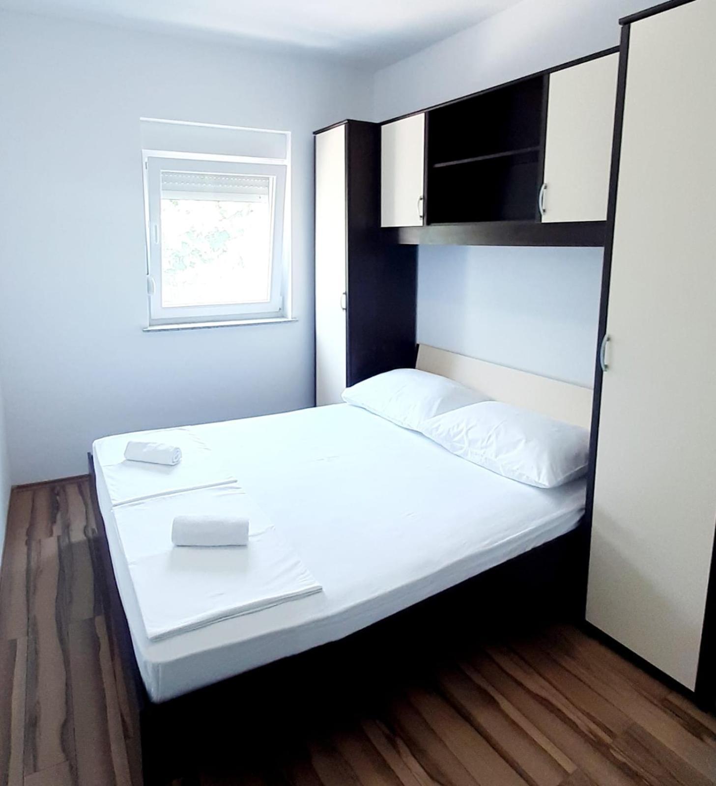 מאנדרה Apartments Maretic חדר תמונה