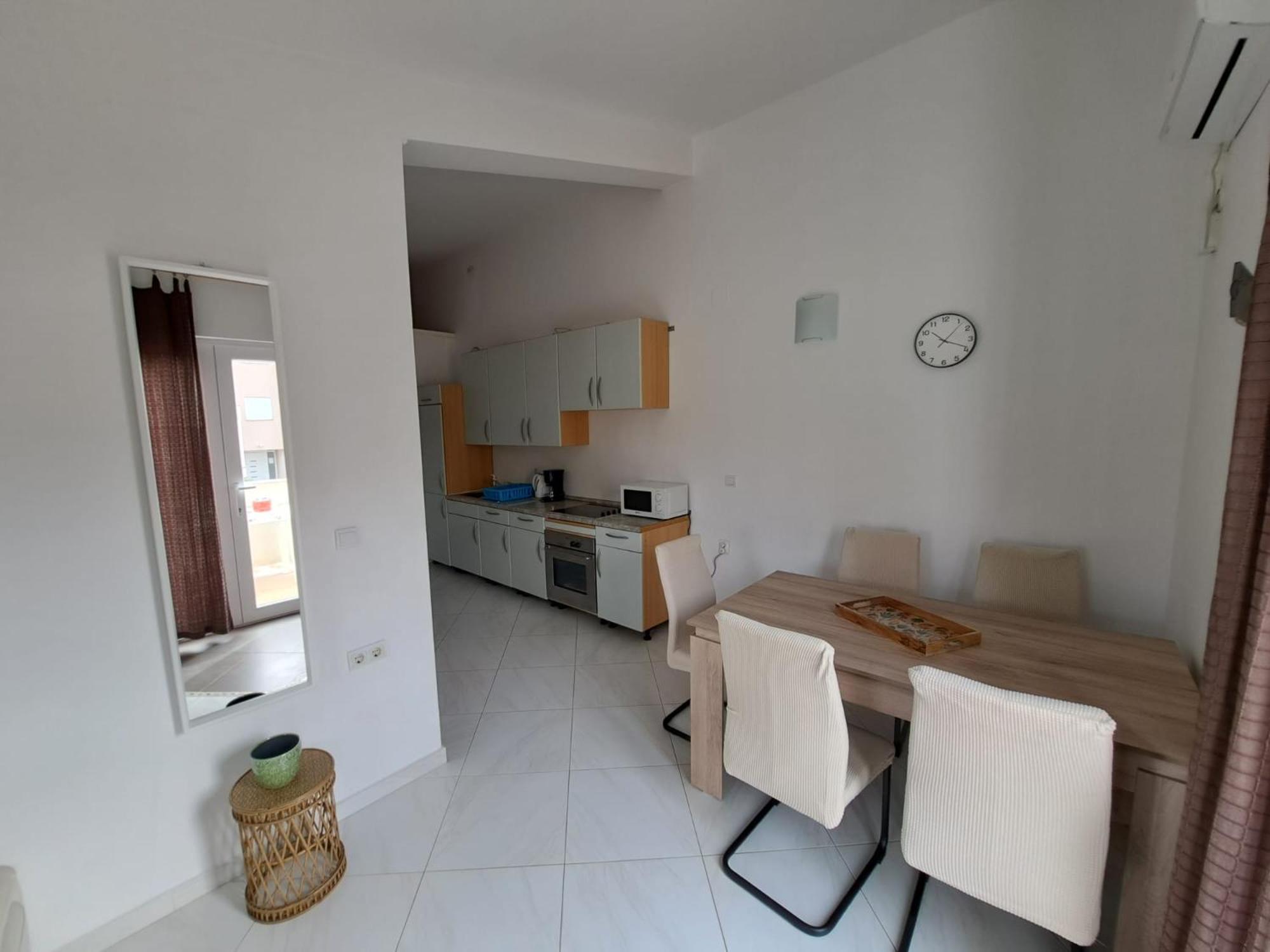 מאנדרה Apartments Maretic מראה חיצוני תמונה
